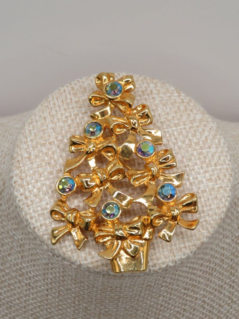 Vintage Avon AB Gold Tone Christmas Tree Brooch